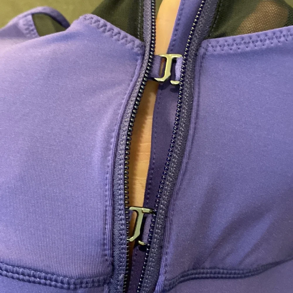 Handful The Closure High Impact Sports Bra - Picture 10 of 16